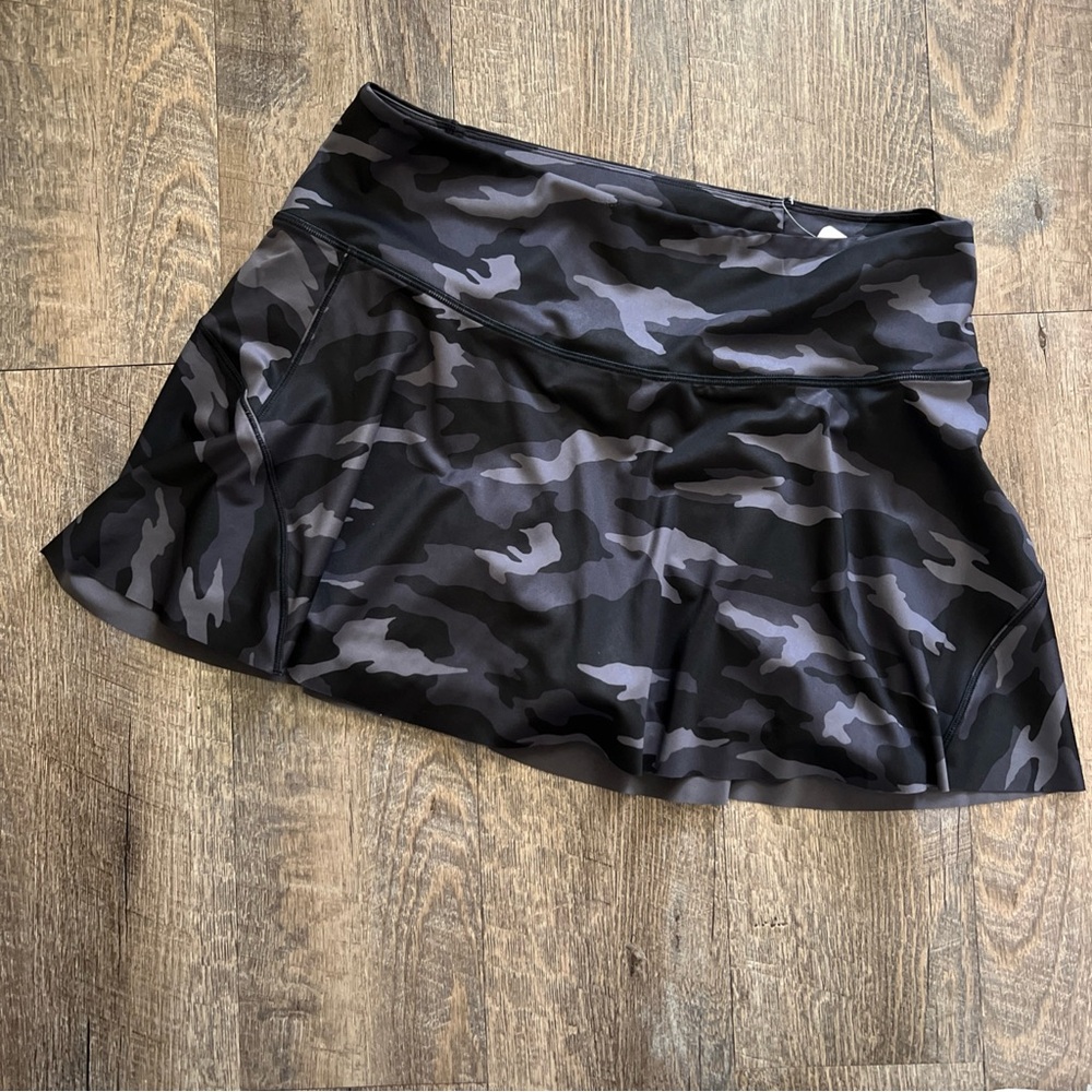 New! Athleta Black Camo Tennis Swing Skort Large